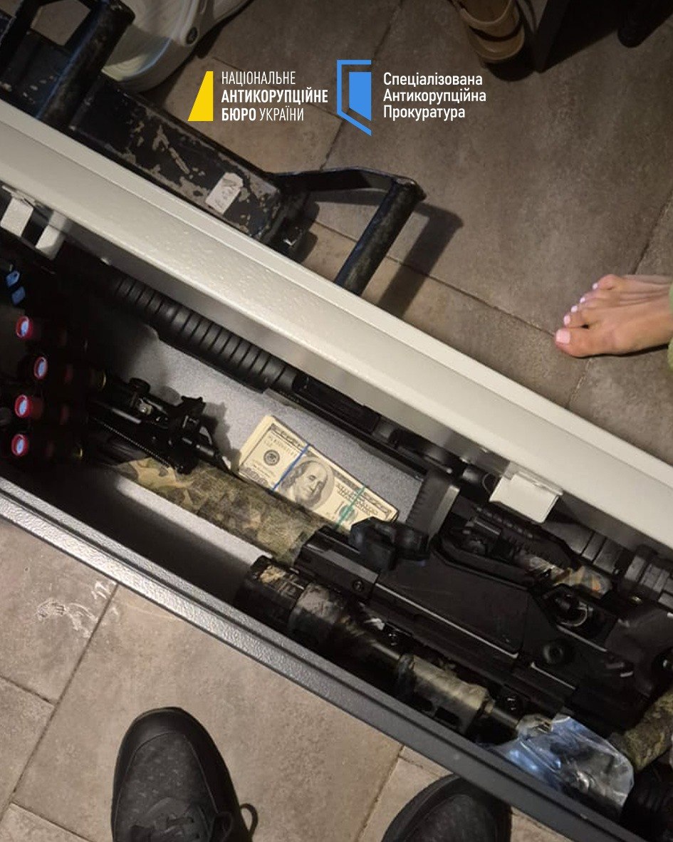 4,5 млн грн «відкату» за прийняття РЕБ для ЗСУ: НАБУ викрило двох військових - 27.08.2026