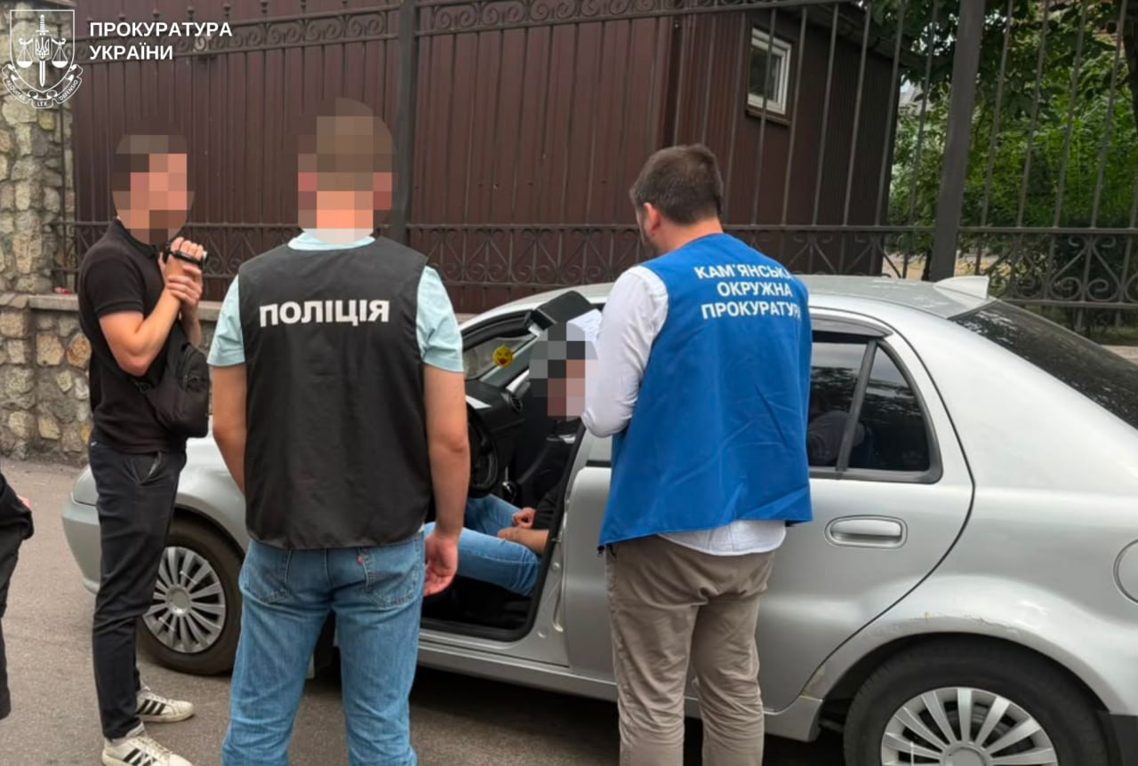 Обіцяв за $2 тисячі оформити інвалідність військовозобов’язаному: у Кам’янському затримали лікаря - 27.08.2026