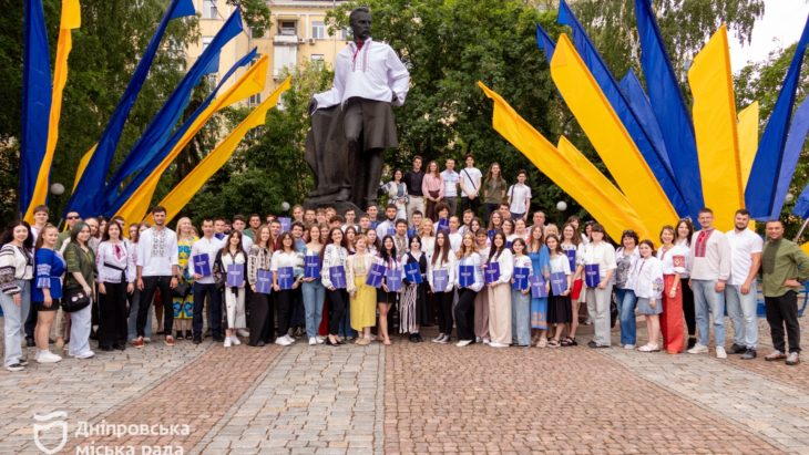 У Дніпрі розпочався прийом документів на здобуття іменної стипендії міського голови активній молоді імені Олександра Поля У Дніпрі розпочався прийом документів на здобуття іменної стипендії міського голови активній молоді імені Олександра Поля