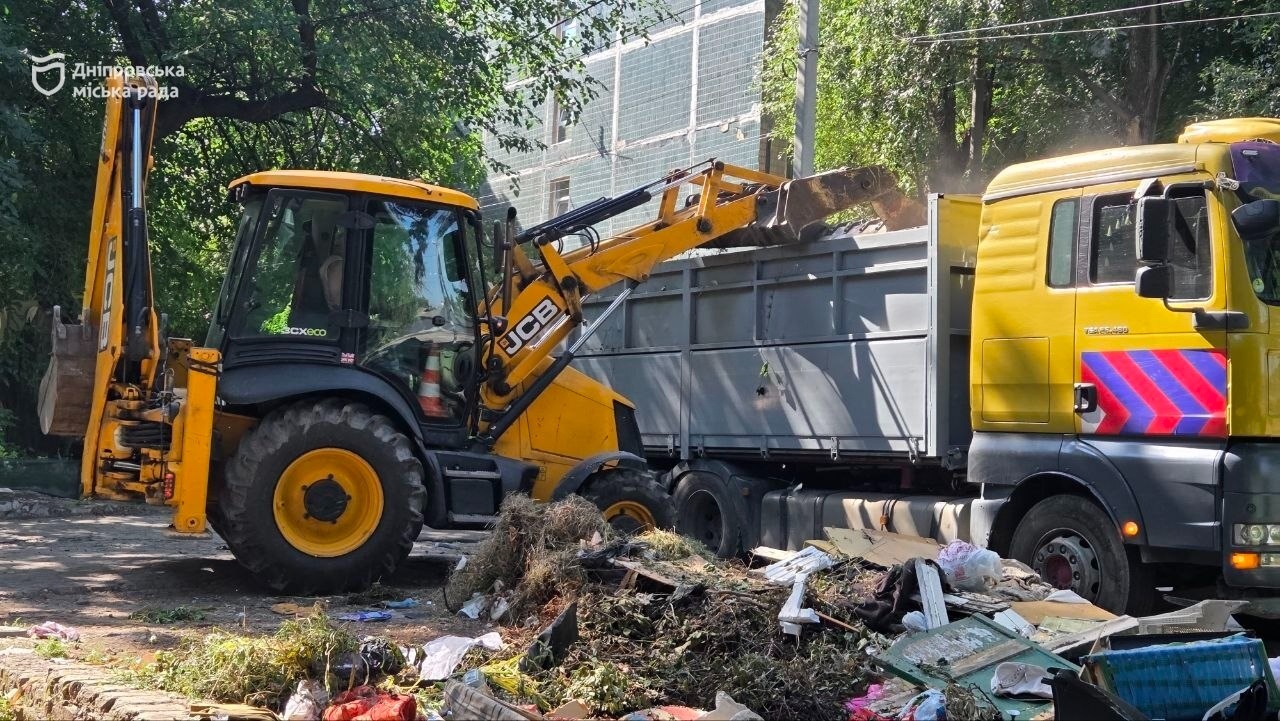 «Не змішуйте біовідходи з великогабаритними» У міськраді закликають дніпрян правильно сортувати сміття - 04.08.2026