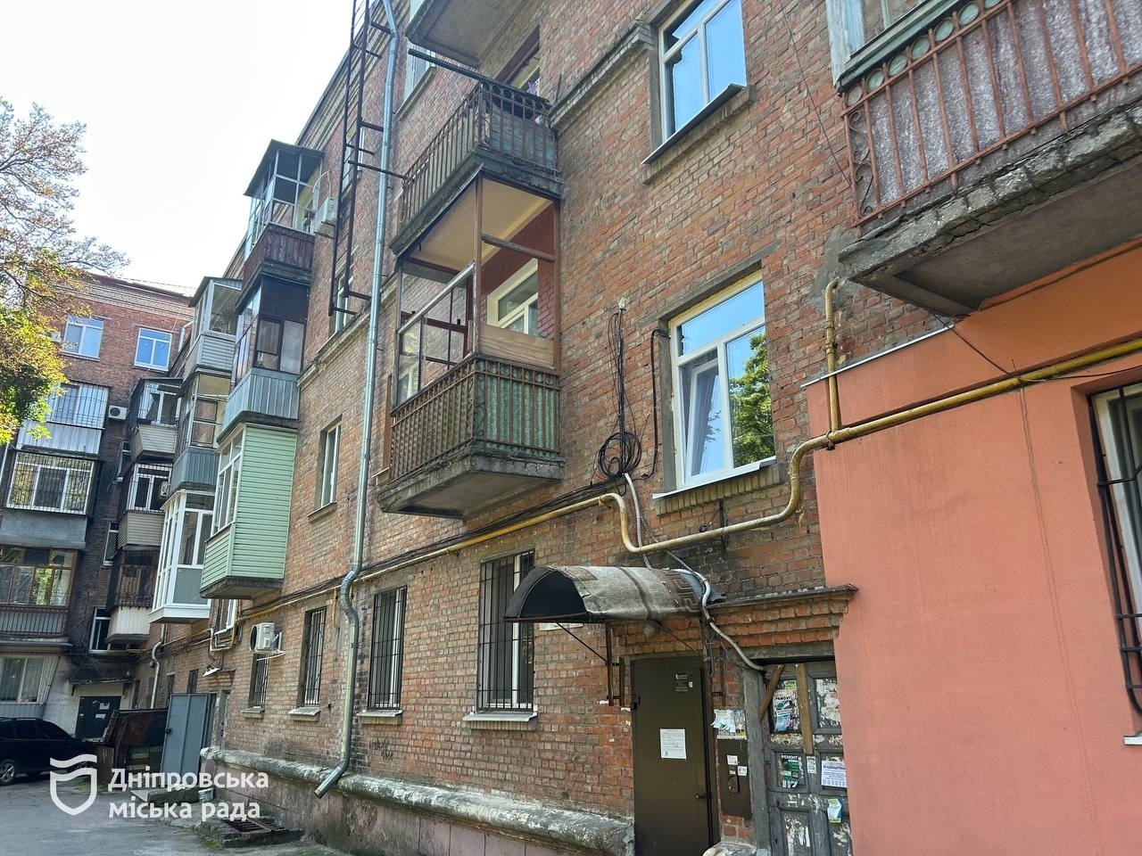 У Дніпрі з початку 2026 року відновили покрівлі 111 будинків, пошкоджених російськими атаками - 06.08.2026