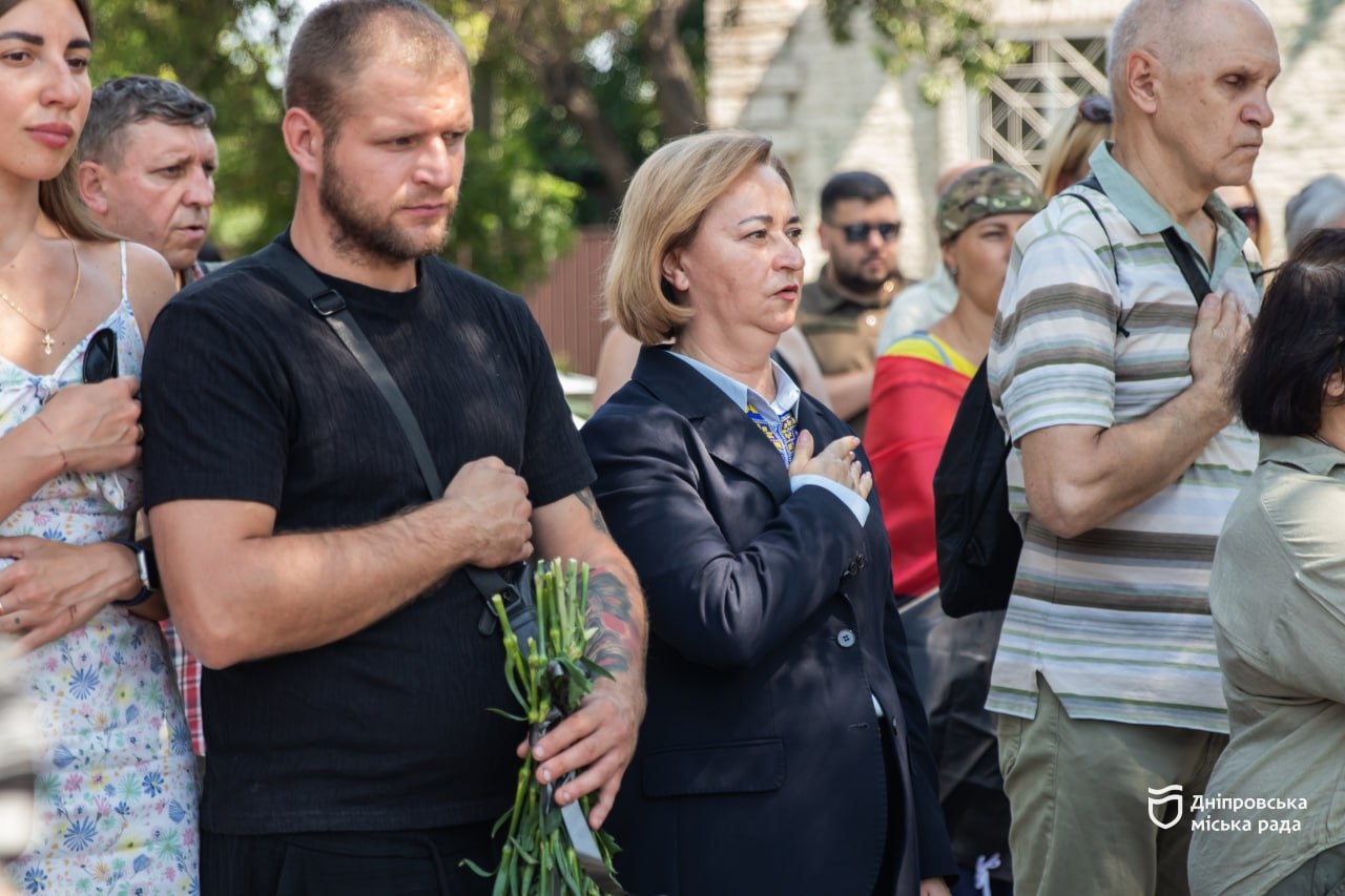 В Амур-Нижньодніпровському районі Дніпра відкрили пам'ятний знак захисникам, полеглим у боротьбі з російською агресією проти нашої країни - 07.08.2026