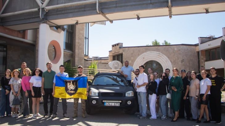 У Дніпрі студенти передали автомобіль для Збройних сил України - 13.08.2026