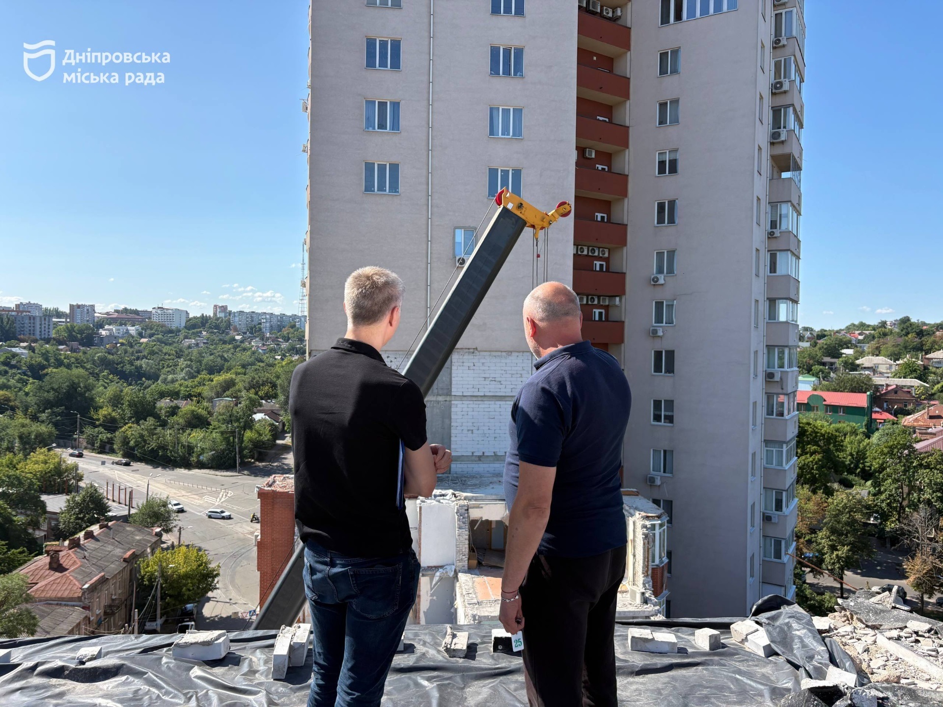 У Дніпрі, за дорученням міського голови Бориса Філатова, триває системна робота з відновлення житлового фонду - 17.08.2026