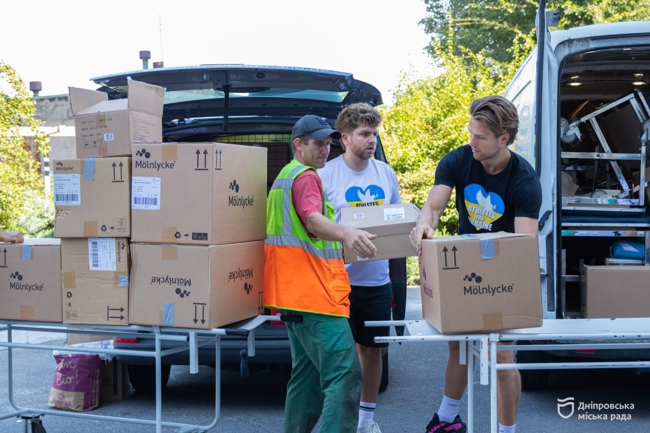 Німецький благодійний фонд Athletes for Ukraine передав сучасне медичне обладнання лікарні Дніпра - 22.08.2026