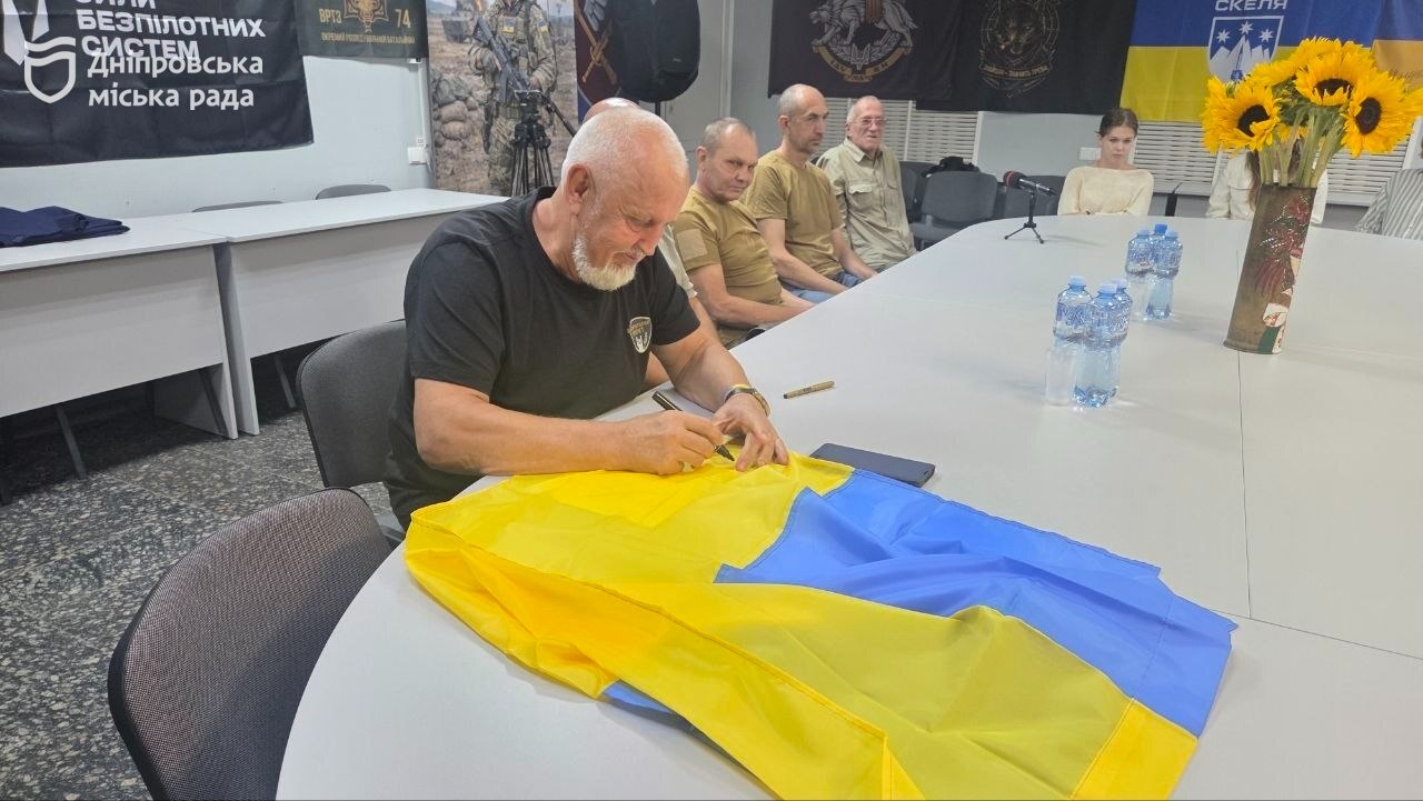 Жива історія війни. У Дніпрі молодь зустрілася з добровольцями та ветеранами - 27.08.2026