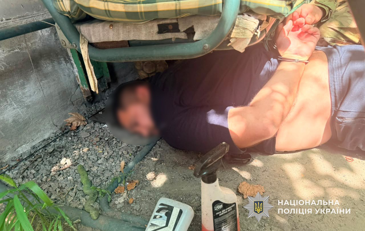 У Павлограді затримали двох чоловіків, яких підозрюють у вимаганні $5 тисяч та двох автомобілів - 07.08.2026