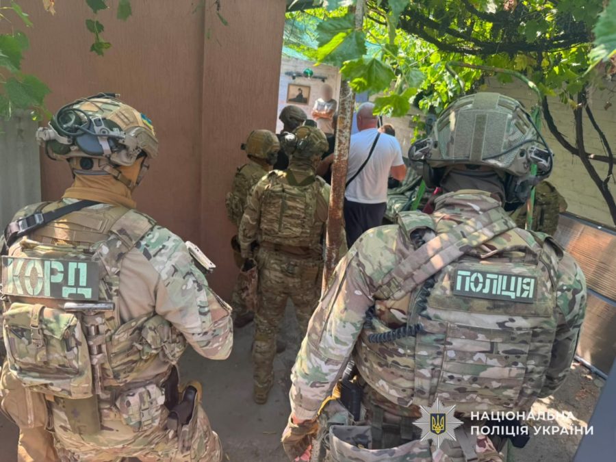 У Павлограді затримали двох чоловіків, яких підозрюють у вимаганні $5 тисяч та двох автомобілів - 07.08.2026