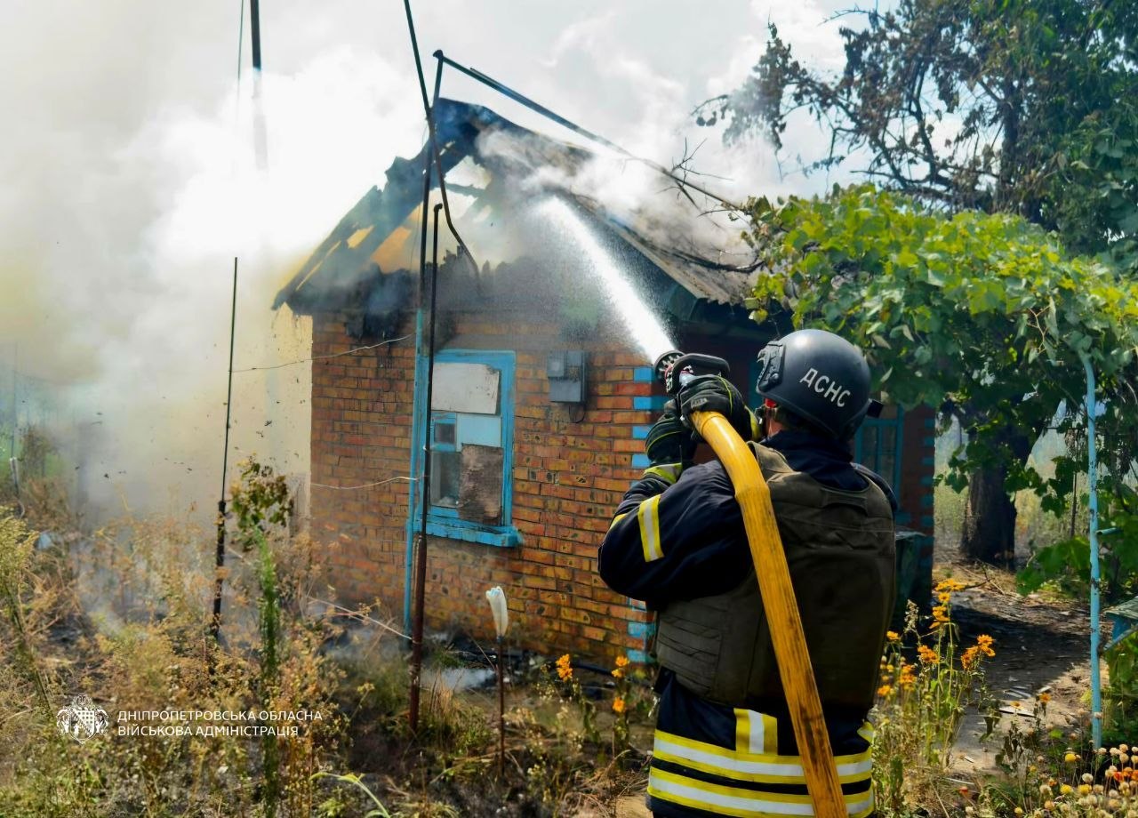 Двоє людей загинули, ще двоє – поранені: понад 40 разів ворог атакував чотири райони Дніпропетровщини - 08.08.2026