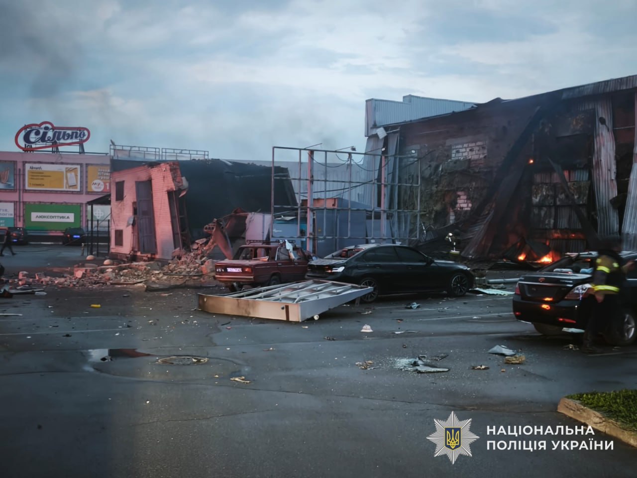 11 поранених на Дніпропетровщині: поліцейські документують наслідки ворожих атак у чотирьох районах області - 09.08.2026