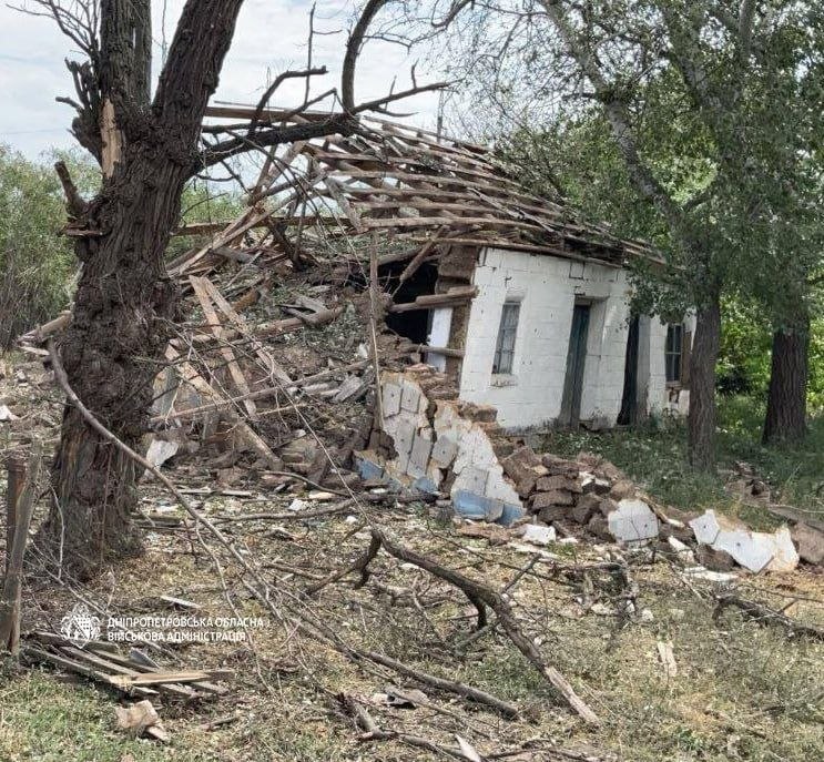 Майже 50 разів ворог атакував три райони Дніпропетровщини безпілотниками, артилерією та авіабомбами - 12.08.2026