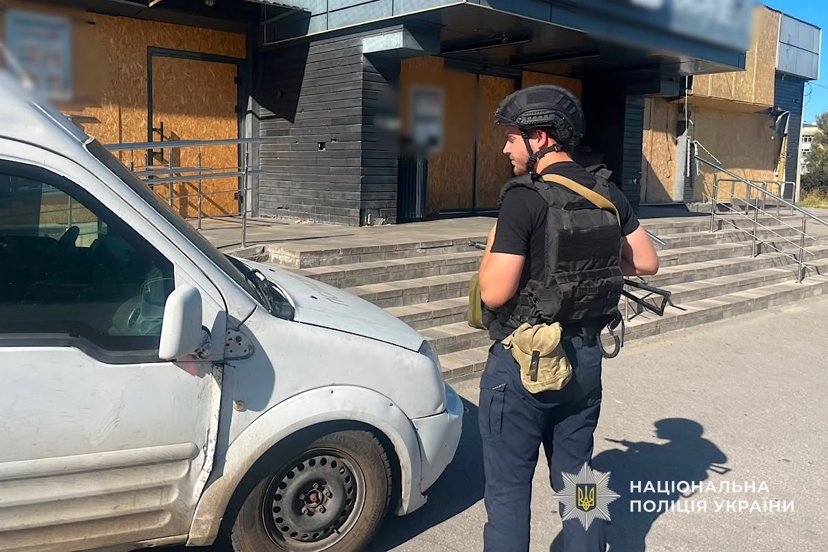 9 людей отримали поранення через ворожі удари по населених пунктах Дніпропетровщини: поліція надає допомогу постраждалим та документує наслідки - 14.08.2026