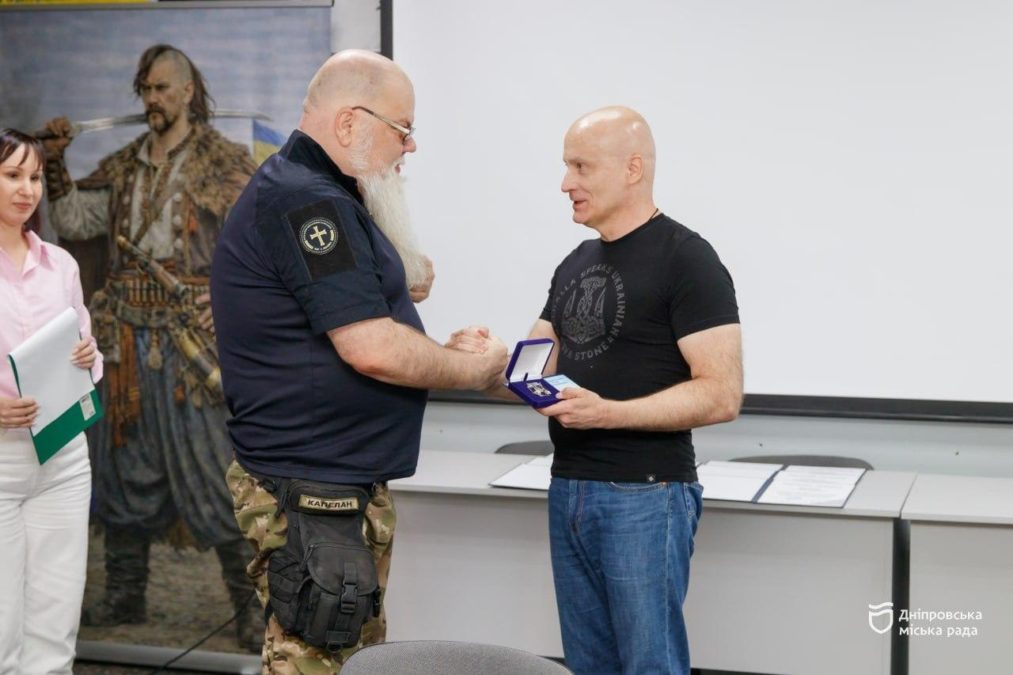 У Дніпрі відзначили волонтерів, які щодня підтримують українських військових та роблять свій внесок у наближення перемоги - 25.08.2026