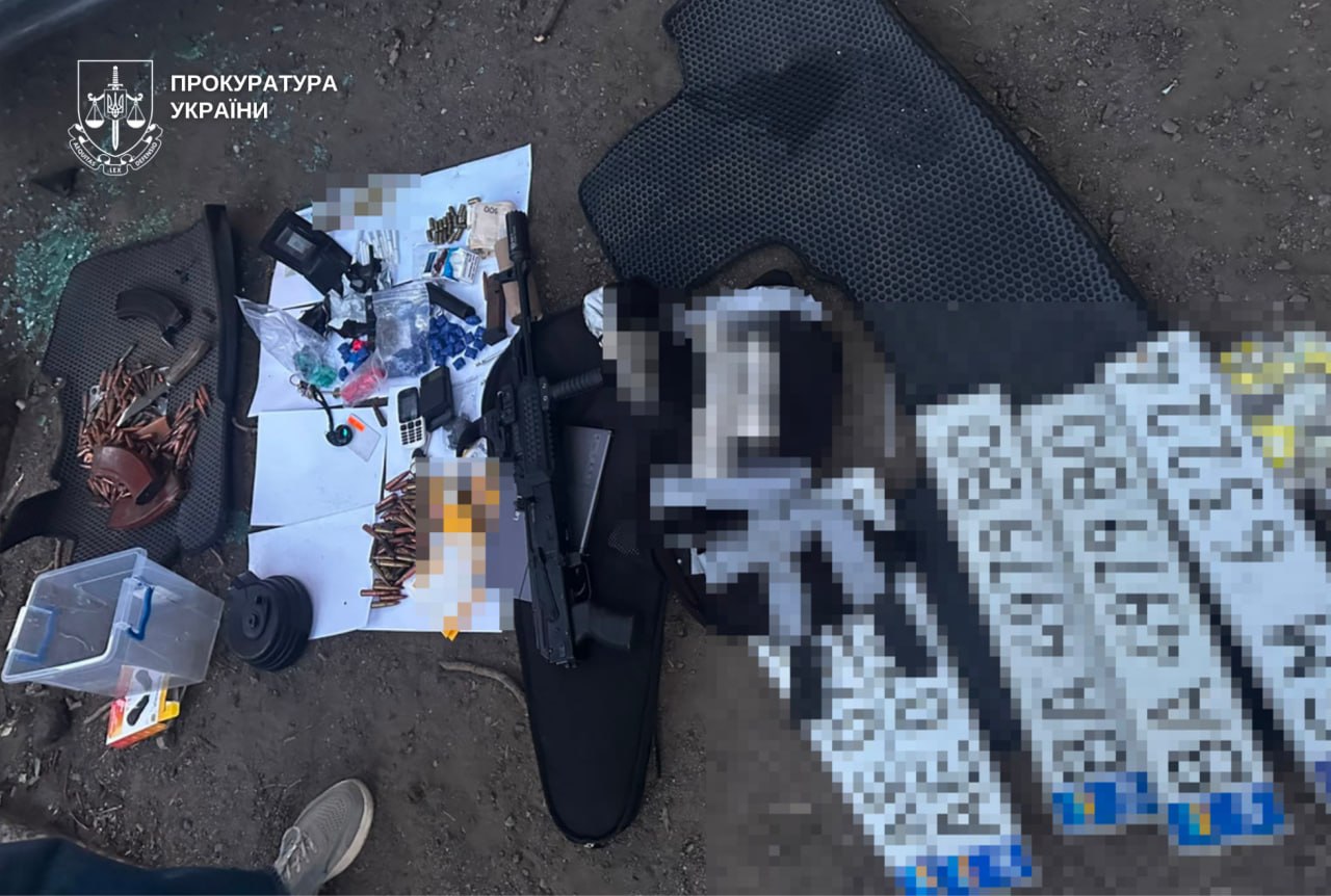 У Дніпрі викрили оптовий канал збуту наркотиків: вилучено речовини на 5 млн грн, зброю та засоби конспірації - 26.08.2026
