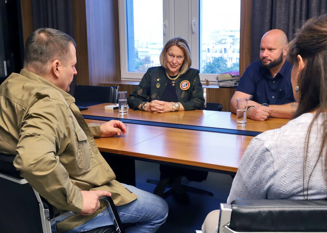 Понад 10 років дружби та підтримки для міста До Дніпра на зустріч із Філатовим приїхала президентка TAPS і впливова громадська діячка у США Бонні Керролл