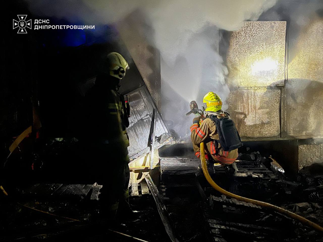 Пошкоджено ТРЦ у Дніпровському районі ДСНС показала наслідки атаки рф