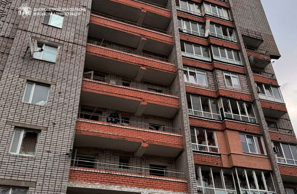 Вісім людей дістали поранень: майже 40 разів ворог атакував два райони Дніпропетровщини - 27.08.2026 