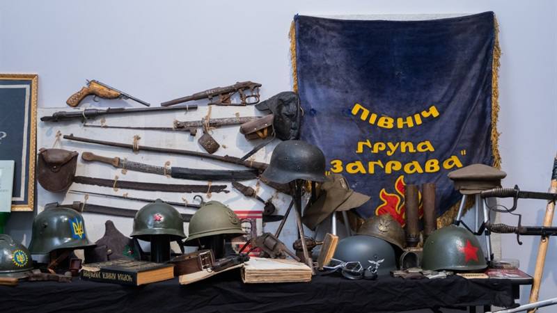 У Дніпрі презентували унікальну виставку про еволюцію українського спротиву