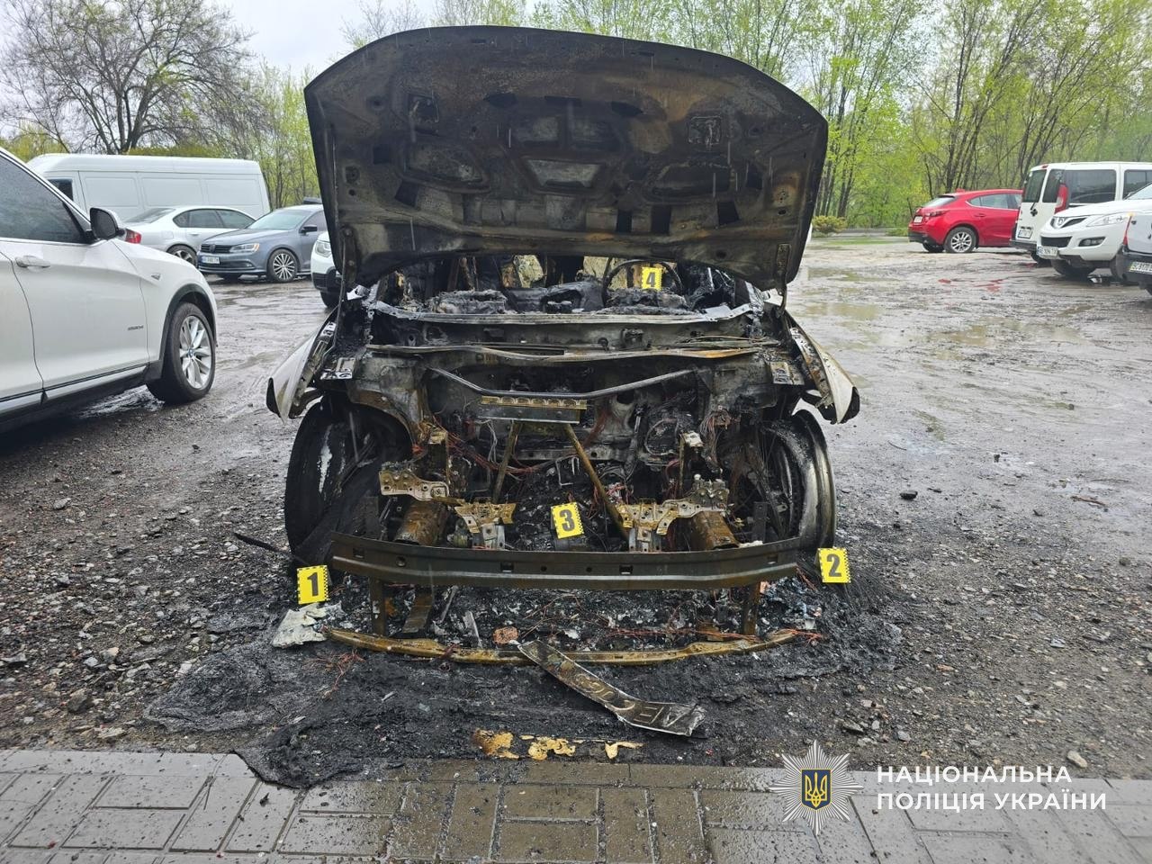 У Самарі 21 річного чоловіка підозрюють у підпалі Audi Q4 збитки перевищили 1 3 млн грн