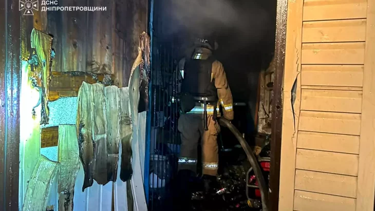 На Дніпропетровщині рятувальники загасили пожежу в продуктовому магазині - 14.08.2026