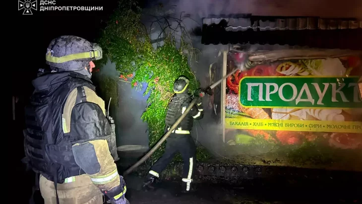 На Дніпропетровщині рятувальники загасили пожежу в продуктовому магазині - 14.08.2026
