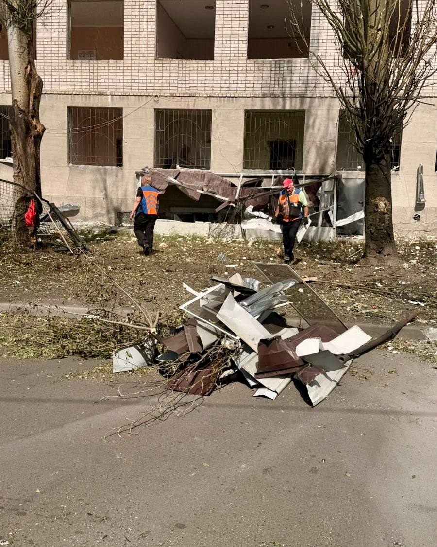 У Дніпрі внаслідок чергової атаки рф постраждали дві школи та амбулаторія - 02.09.2026