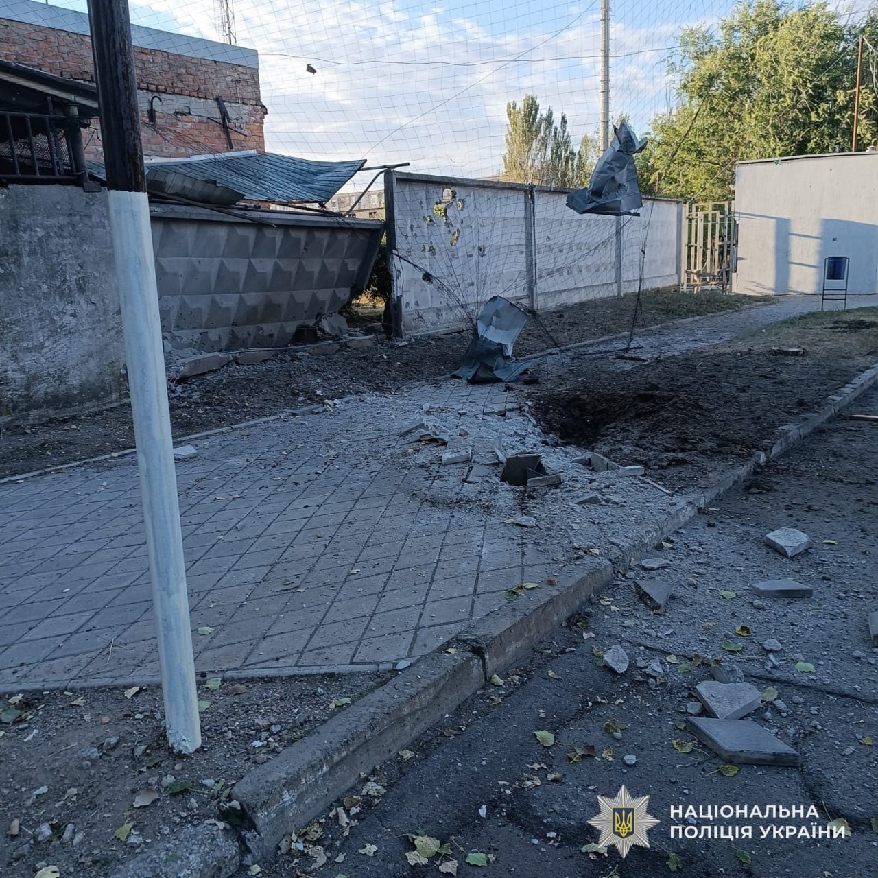Поліція показала наслідки російських атак на Дніпропетровщині: є загиблий та семеро постраждалих - 06.09.2026
