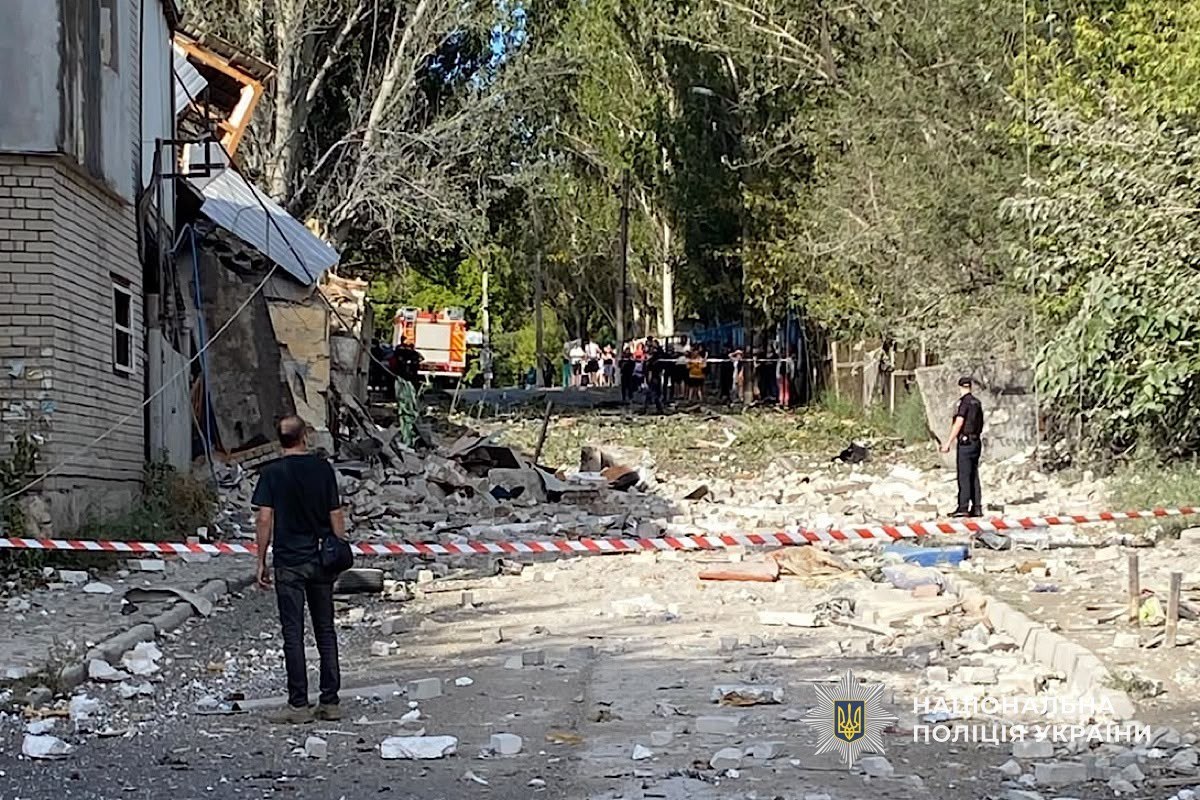 Поліція показала наслідки атак на Дніпропетровщину: загинула людина, п’ятеро поранені - 07.09.2026