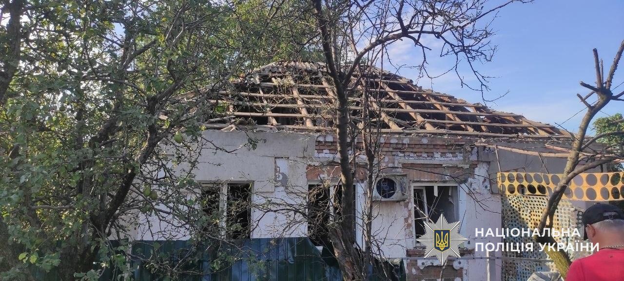 Поліція показала наслідки атак на Дніпропетровщину: загинула людина, п’ятеро поранені - 07.09.2026