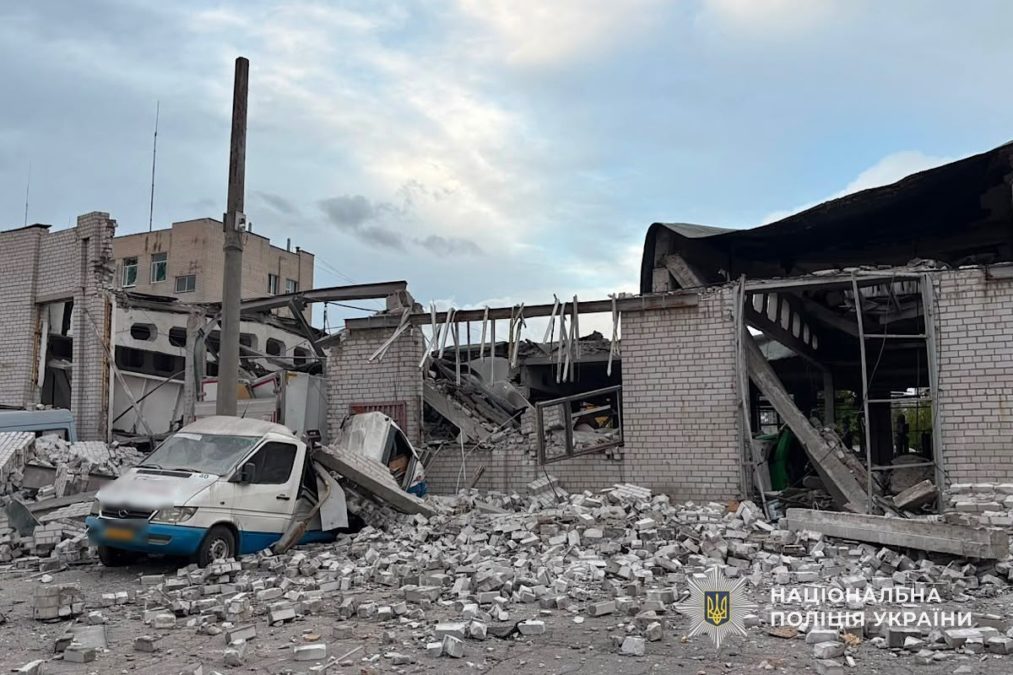 Поліція показала наслідки атак на Дніпропетровщину: загинула людина, п’ятеро поранені - 07.09.2026