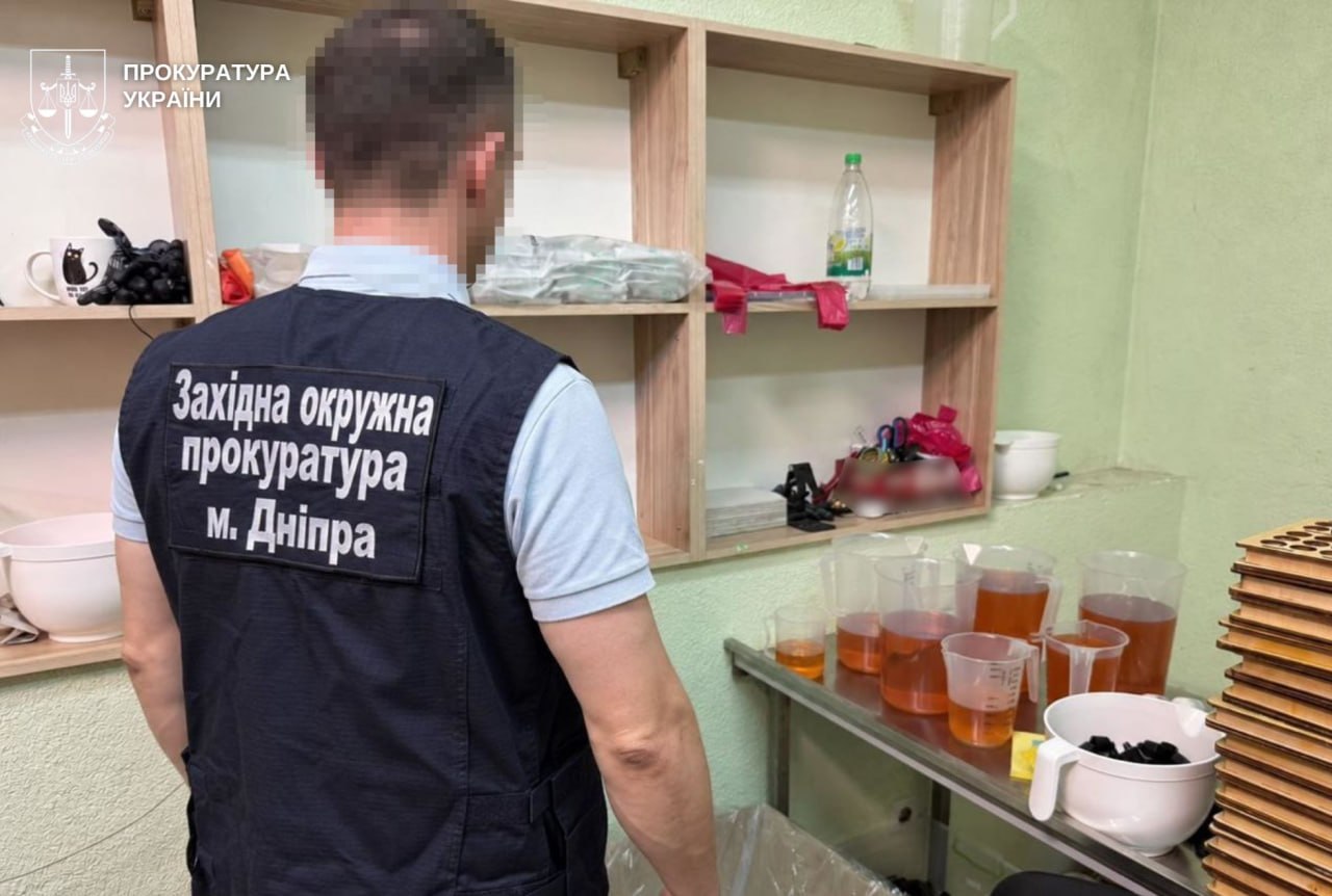 Контрафактні рідини для електронних сигарет на понад 10 млн грн: у Дніпрі викрили підпільне виробництво - 15.09.2026