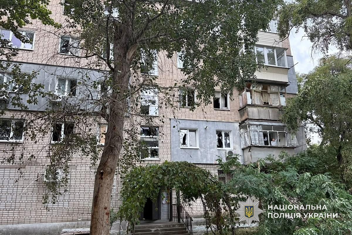 Поліція показала наслідки атак рф по Дніпропетровщині: є загиблий і восьмеро поранених - 15.09.2026