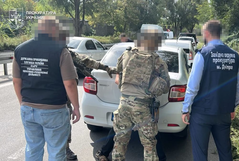 $10 тисяч за незаконний виїзд до Румунії: у Дніпрі затримали переправника - 18.09.2026