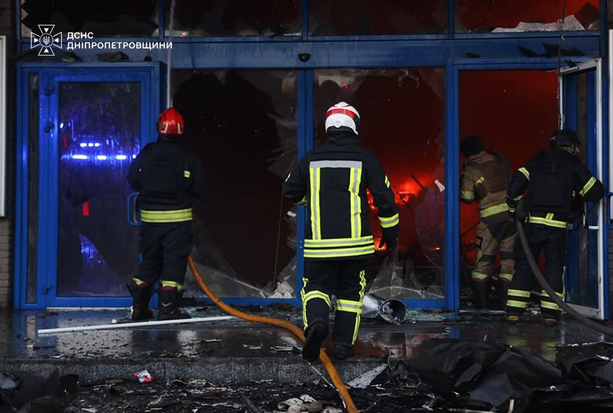 До трьох зросла кількість поранених через ворожу атаку на ТРЦ у Дніпрі - 19.09.2026