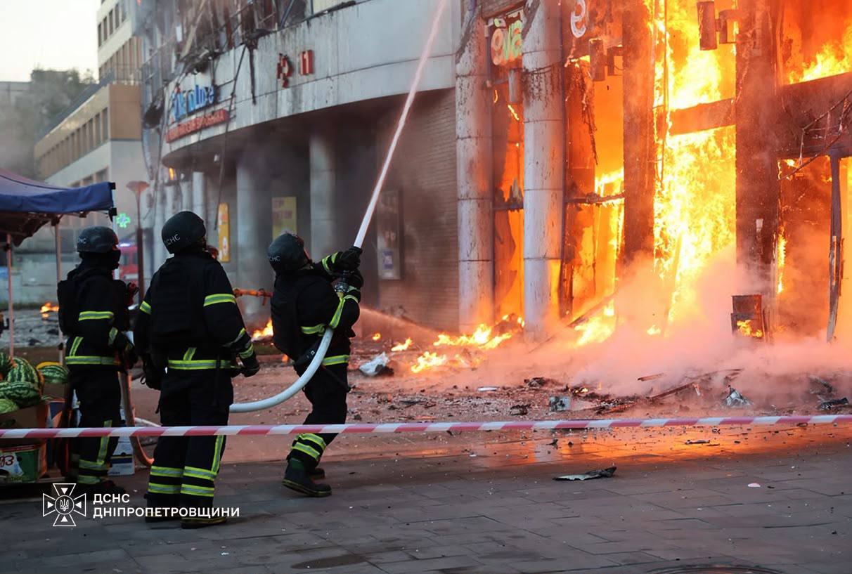 До трьох зросла кількість поранених через ворожу атаку на ТРЦ у Дніпрі - 19.09.2026