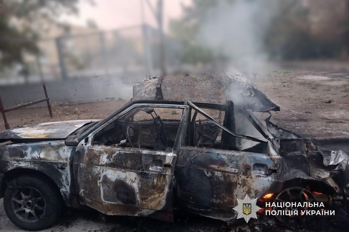 Поліцейські документують наслідки атак на Дніпропетровщині: поранені троє людей - 21.09.2026
