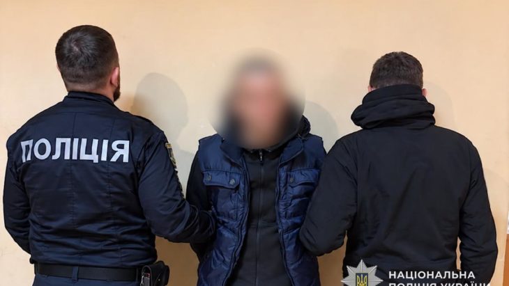 У Дніпрі затримали 34-річного чоловіка за крадіжку та грабіж у приватних будинках - 26.09.2026