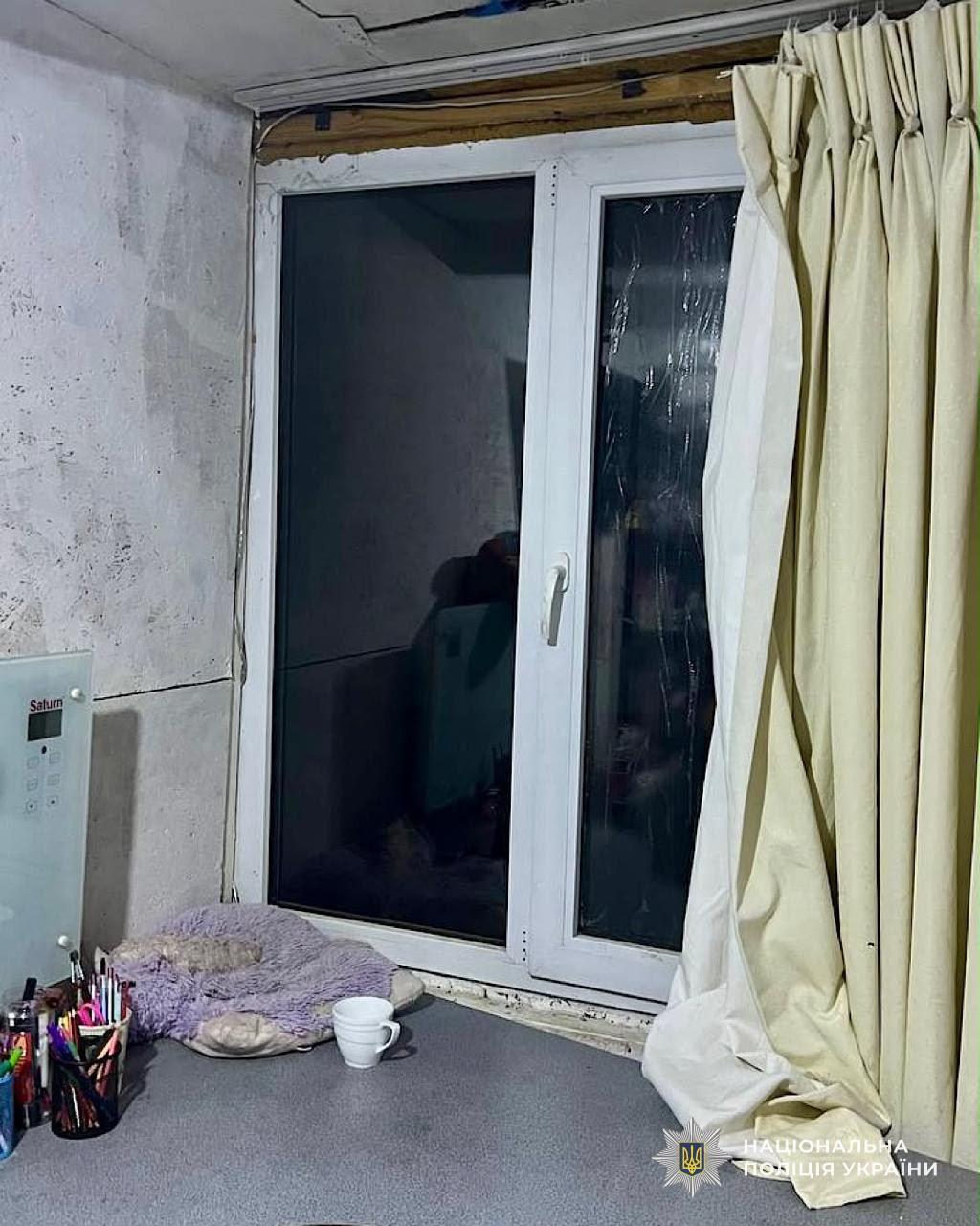 У Дніпрі затримали 34-річного чоловіка за крадіжку та грабіж у приватних будинках - 26.09.2026