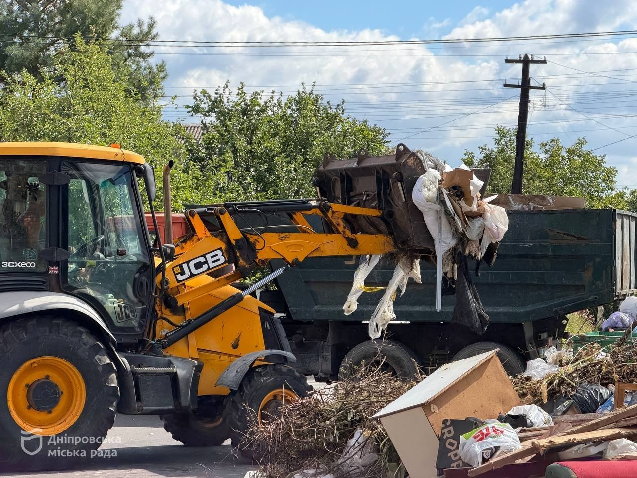 У Дніпрі нагадали, які відходи можна залишати біля контейнерних майданчиків - 08.09.2026