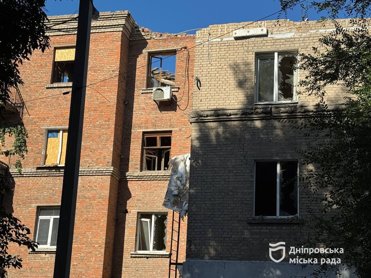 У Дніпрі розпочали демонтаж аварійних конструкцій у будинку на вул. Алана Шепарда, 29 - 10.09.2026