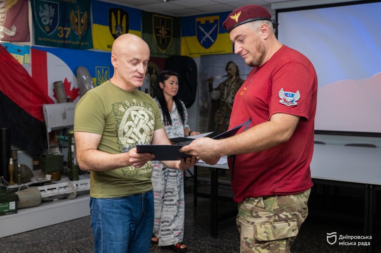 Захищають країну і допомагають відновлювати історію Дніпра: у місті відзначили бійців 25-ї Січеславської бригади - 10.09.2026