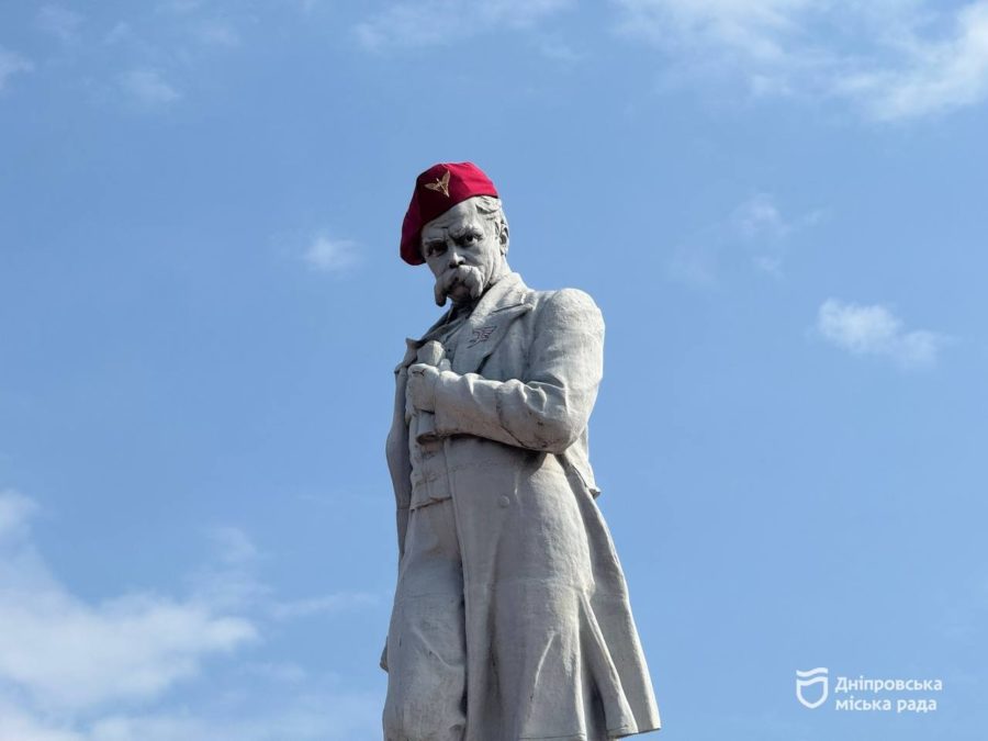 Найбільший маруновий берет для Шевченка та тисячі «Тарілок щастя»: як Дніпро відзначає День міста - 12.09.2026