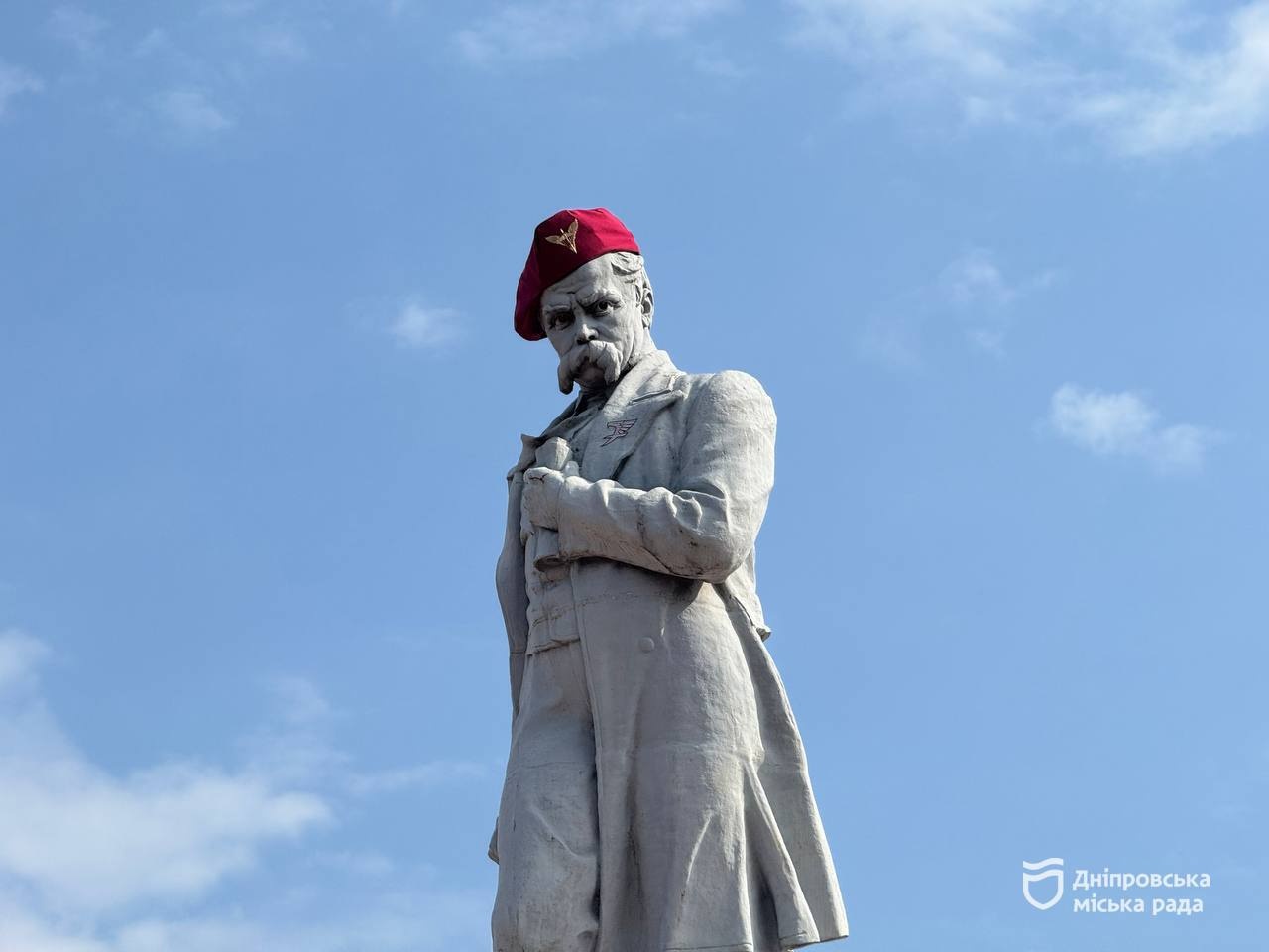 Найбільший маруновий берет для Шевченка та тисячі «Тарілок щастя»: як Дніпро відзначає День міста - 12.09.2026