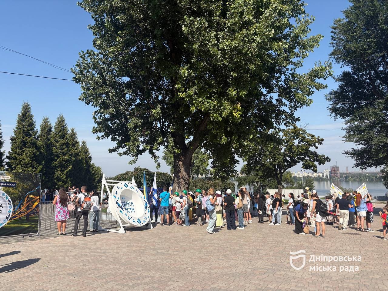 Фотозони, ярмарок та розваги для дітей: як Дніпро відзначає 500-річчя - 12.09.2026