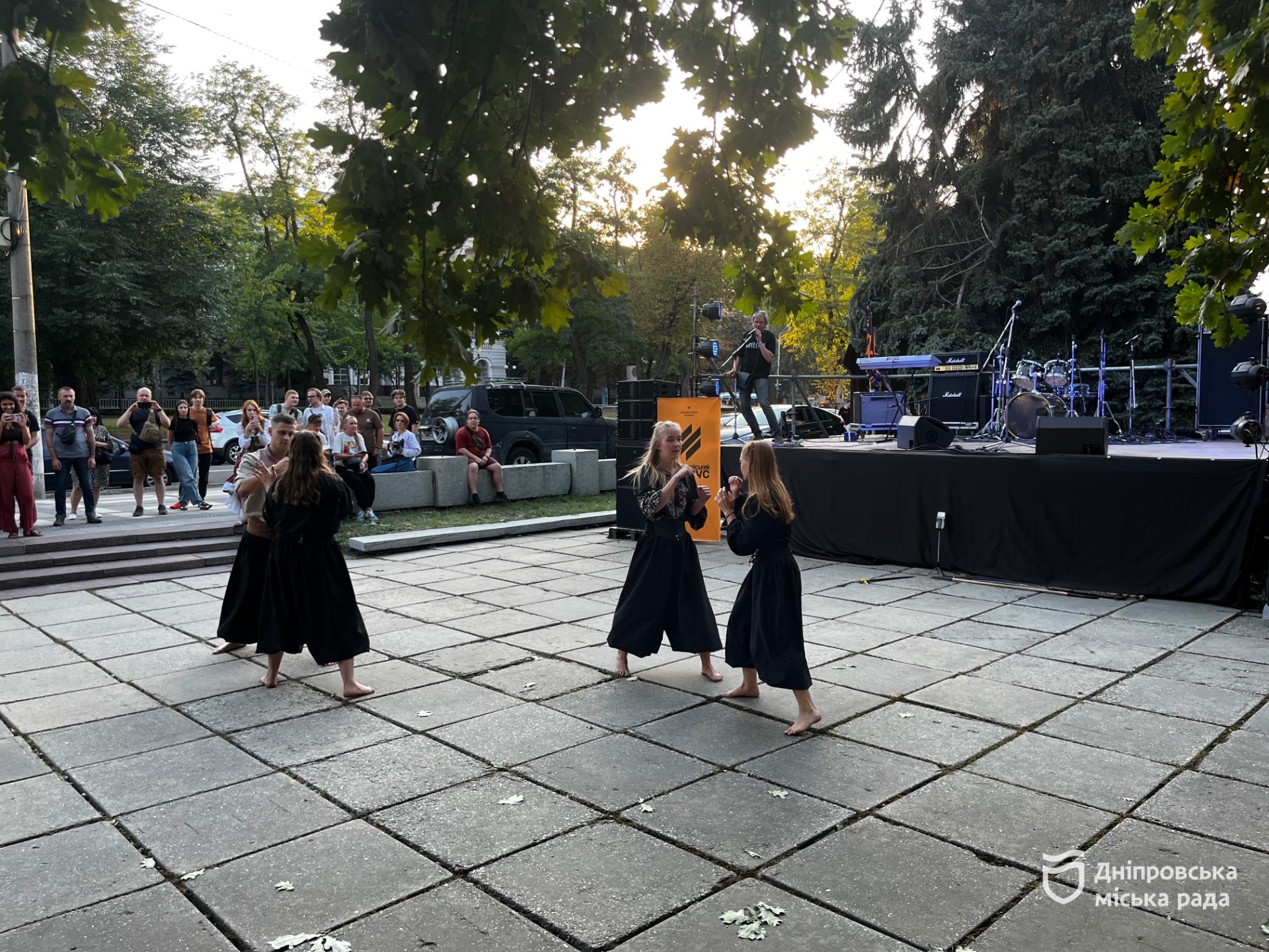 Мечі, обладунки та стрільба з лука: у Дніпрі відзначили День міста історичною реконструкцією - 12.09.2026