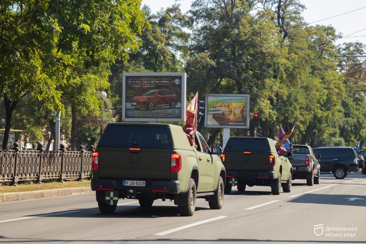 Пікапи для фронту та автопробіг: у Дніпрі до Дня міста підтримали 7-й корпус ДШВ - 13.09.2026