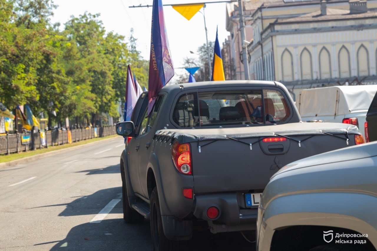 Пікапи для фронту та автопробіг: у Дніпрі до Дня міста підтримали 7-й корпус ДШВ - 13.09.2026
