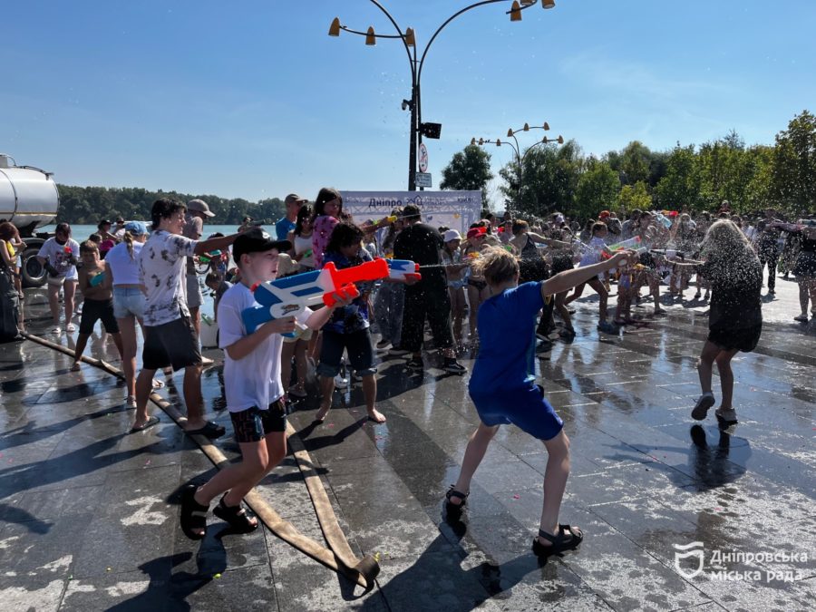 У Дніпрі провели фестиваль «Воля на хвилях» — молодіжний захід до 500-річчя міста