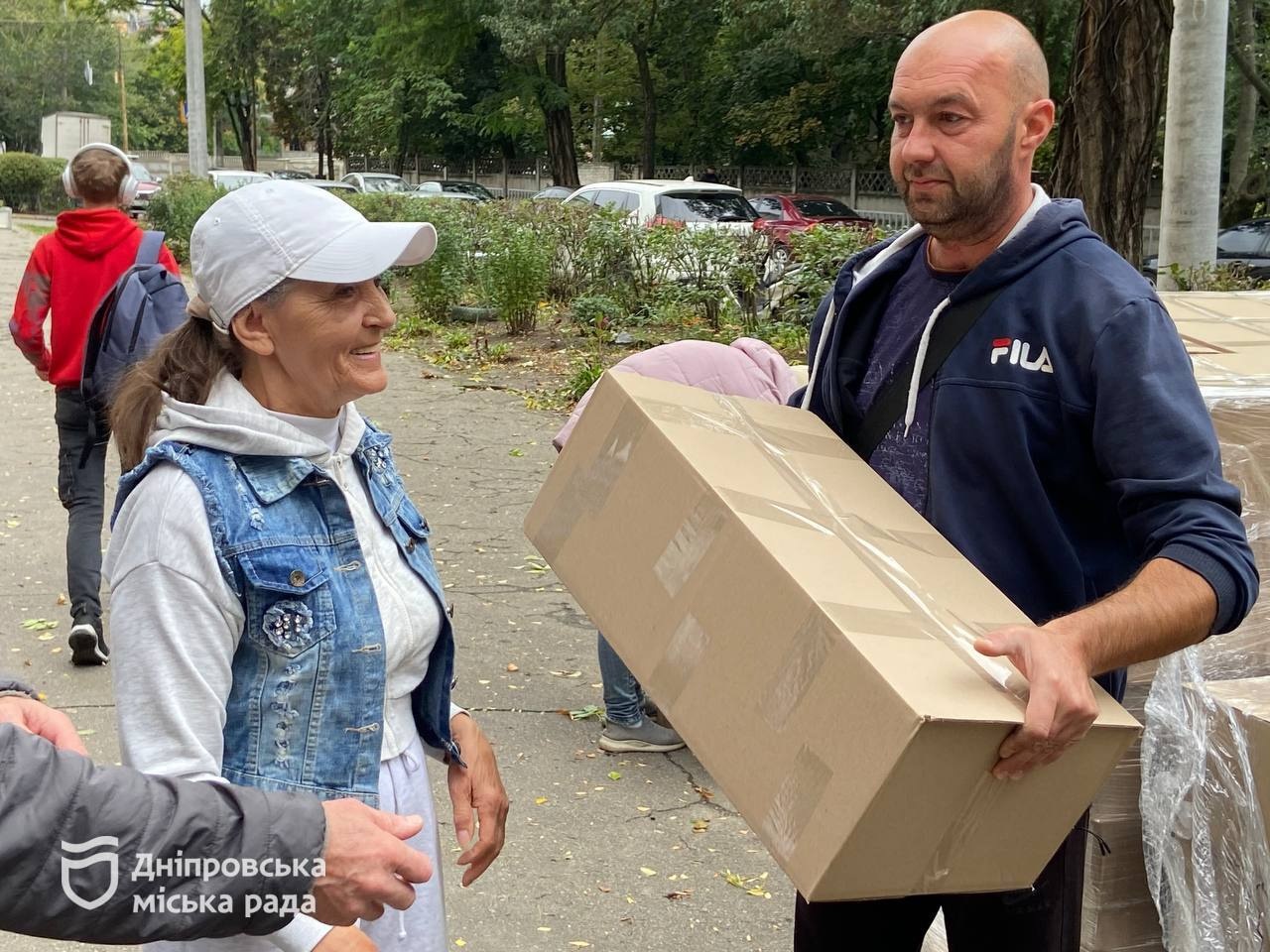 У Дніпрі вимушені переселенці продовжують щомісяця отримувати безкоштовні набори продуктів харчування - 24.09.2026