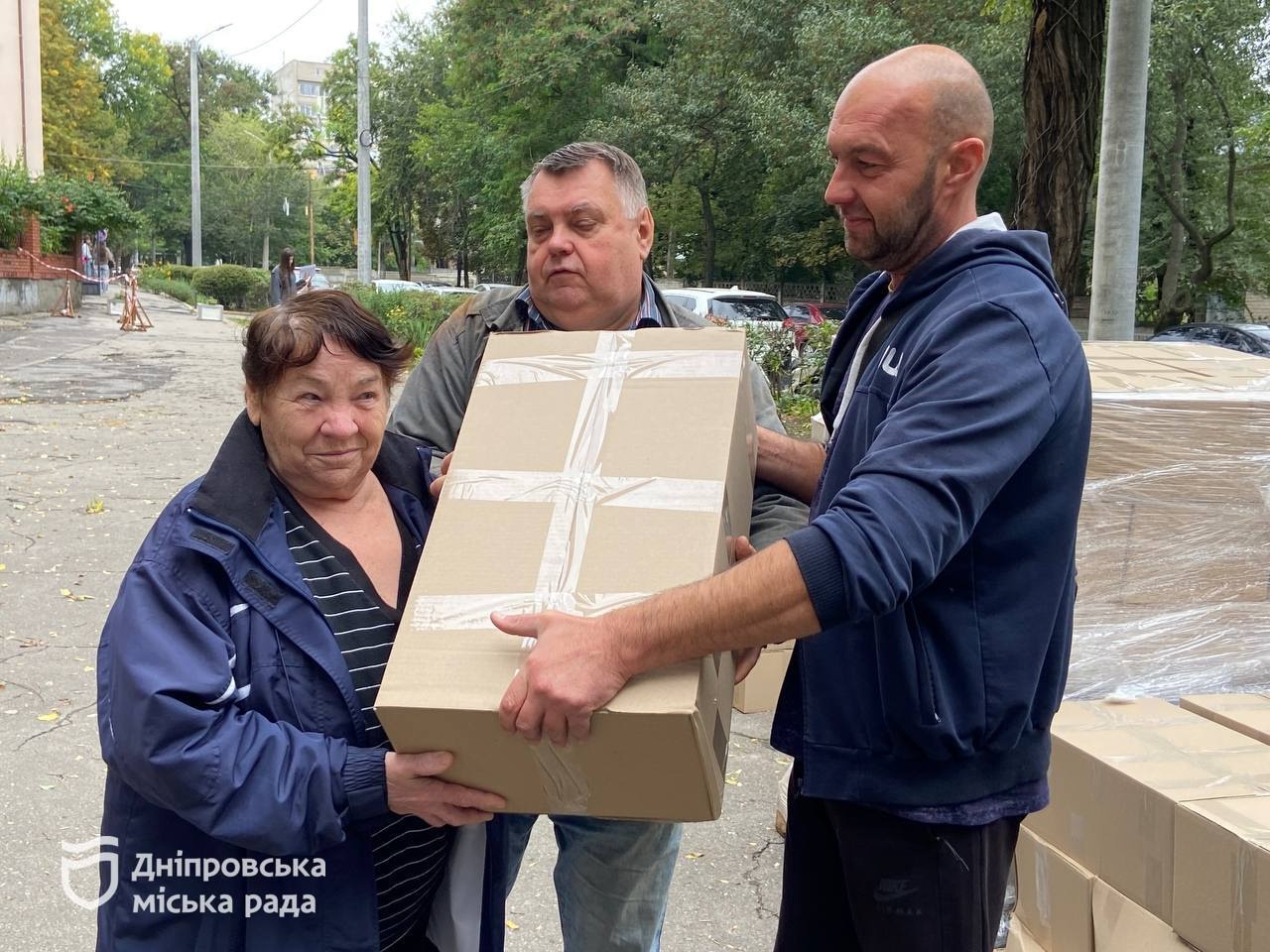 У Дніпрі вимушені переселенці продовжують щомісяця отримувати безкоштовні набори продуктів харчування - 24.09.2026